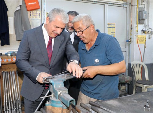 Vali Akın, Beyşehir İlçemizde Faaliyet Gösteren Silah Fabrikalarında İncelemelerde Bulundu